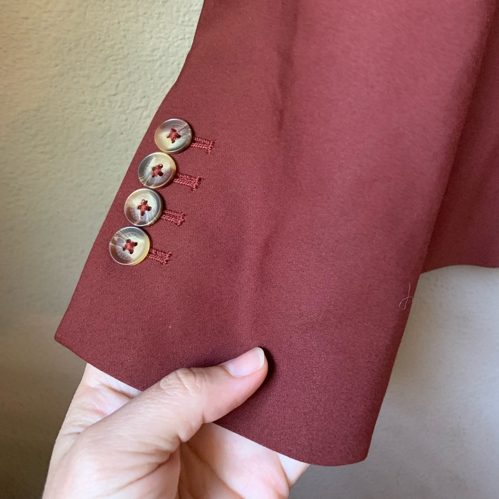 Express Burgundy Blazer size 8. - Picture 5 of 11